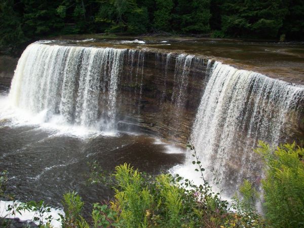 Upper Tahquamenon Falls