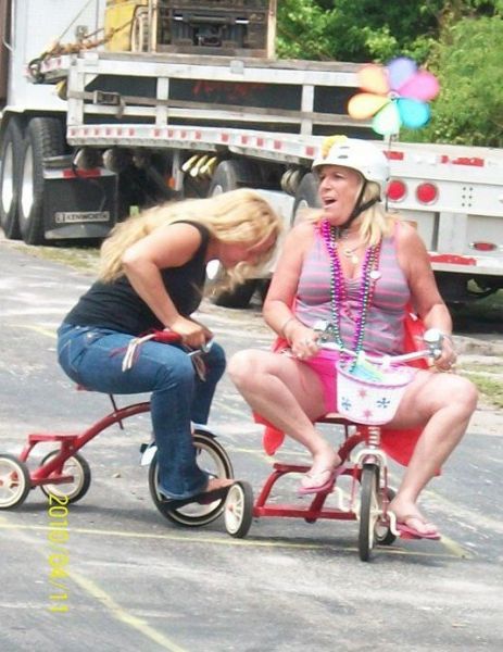 tricycle races...omg funny shit