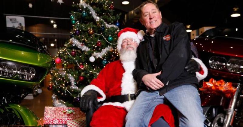 Pictures with Santa 
