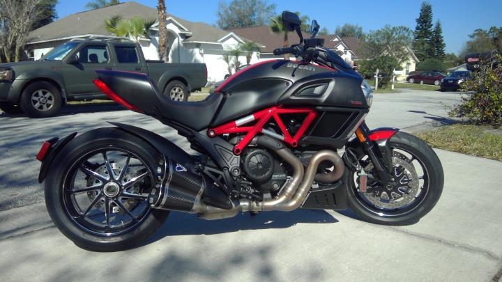 2015 Ducati Diavel Carbon